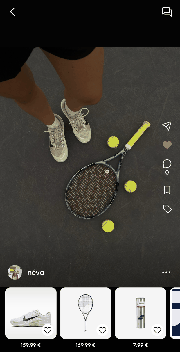 Une publication de la joezzeuse néva : une photo de ses chaussures et de sa raquette de tennis, sous laquelle les trois produits sont tagués avec leur prix.